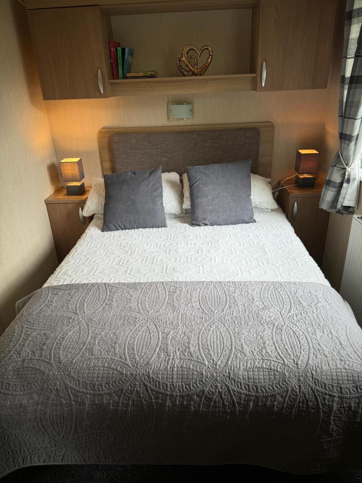 Prestige Static Caravan On 5 Star Holiday Park Cheswick  Εξωτερικό φωτογραφία